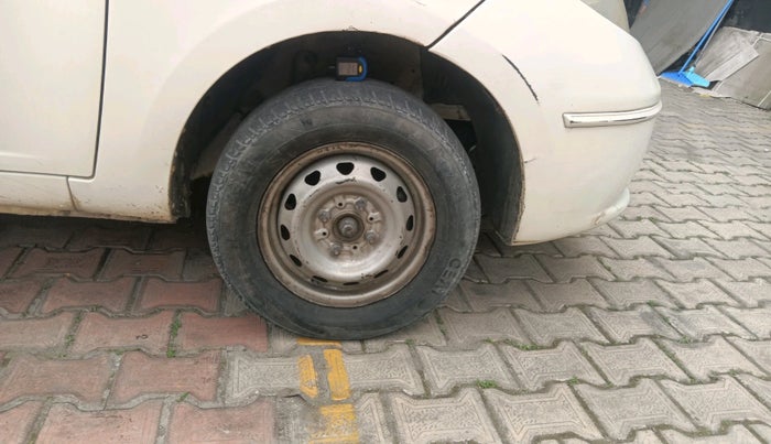 2013 Tata Indica Vista LS QUADRAJET, Diesel, Manual, 66,860 km, tyre