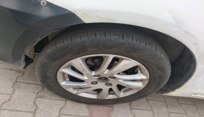 2012 Maruti Swift ZDI, Diesel, Manual, 2,12,482 km, tyre