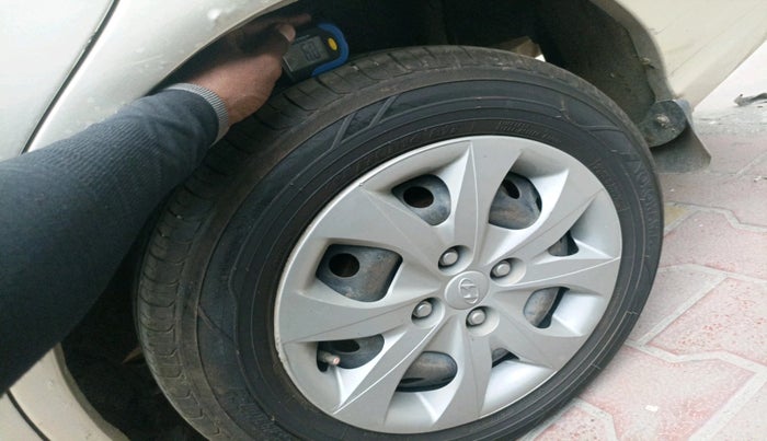 2006 Hyundai Accent VIVA CRDI, Diesel, Manual, 1,43,240 km, tyre