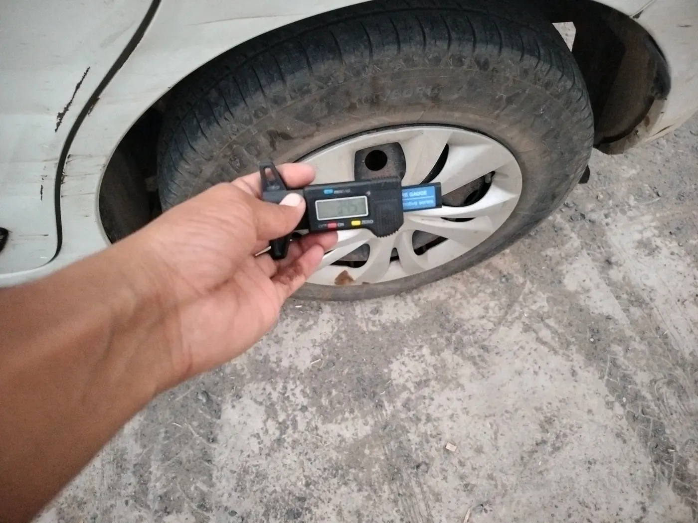2018 Maruti Swift VXI, CNG, Manual, 88,293 km, tyre
