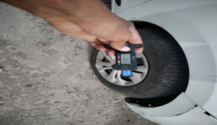 2018 Maruti Swift VXI, CNG, Manual, 88,293 km, tyre