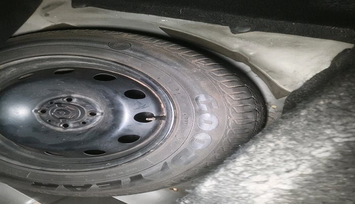 2011 Fiat Grand Punto DYNAMIC 1.3, Diesel, Manual, 2,06,074 km, tyre