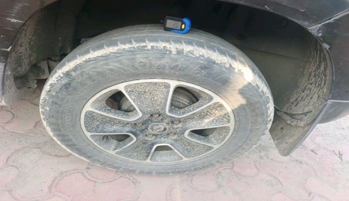 2017 Renault Duster 85 PS RXZ DIESEL, Diesel, Manual, 70,837 km, tyre