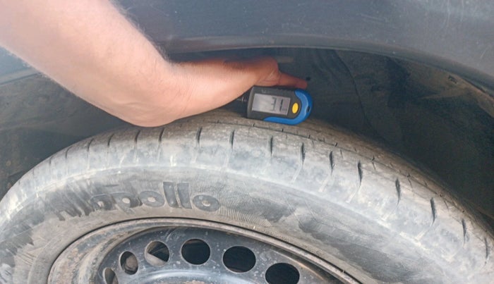 2017 Maruti Vitara Brezza VDI, Diesel, Manual, 83,811 km, tyre