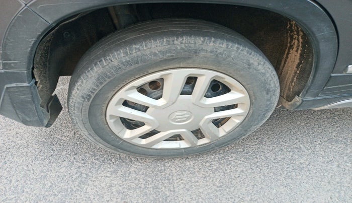 2017 Maruti Vitara Brezza VDI, Diesel, Manual, 83,811 km, tyre