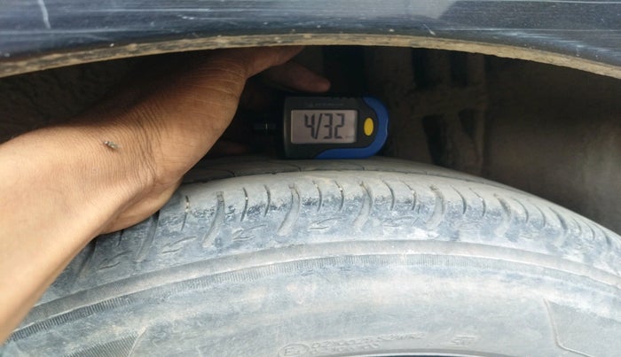 2018 Toyota YARIS G MT, Petrol, Manual, 1,18,962 km, tyre