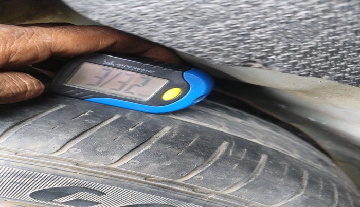 2018 Toyota YARIS G MT, Petrol, Manual, 1,18,962 km, tyre