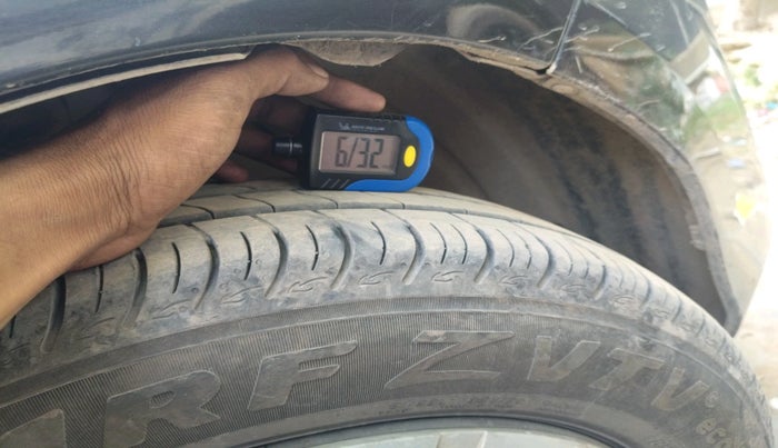 2018 Toyota YARIS G MT, Petrol, Manual, 1,18,962 km, tyre