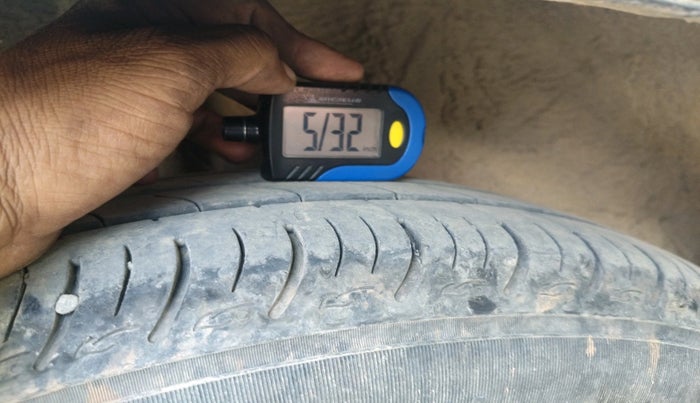 2018 Toyota YARIS G MT, Petrol, Manual, 1,18,962 km, tyre