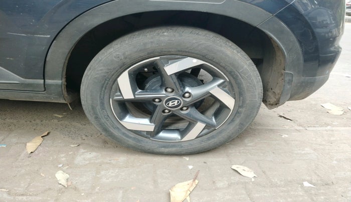 2020 Hyundai VENUE SX 1.4 CRDI, Diesel, Manual, 31,568 km, tyre