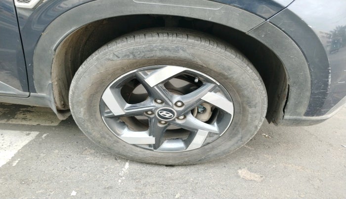 2020 Hyundai VENUE SX 1.4 CRDI, Diesel, Manual, 31,568 km, tyre