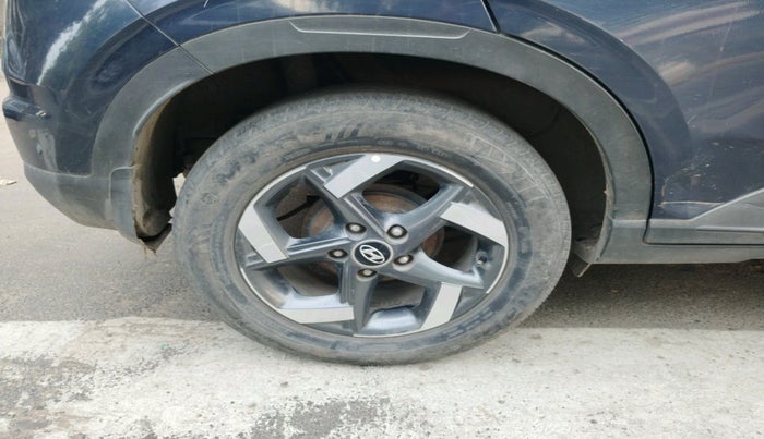 2020 Hyundai VENUE SX 1.4 CRDI, Diesel, Manual, 31,568 km, tyre