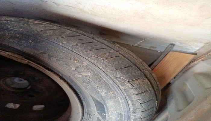 2014 Chevrolet Spark LT 1.0, Petrol, Manual, 49,595 km, tyre