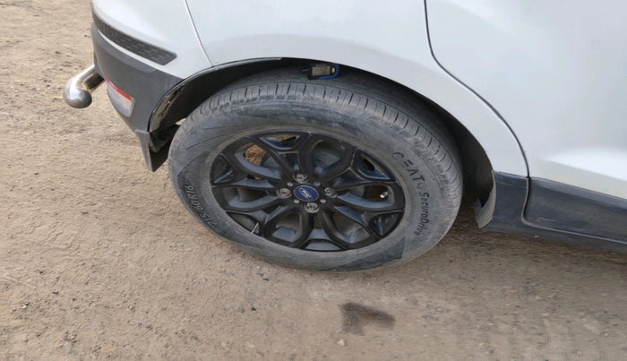 2015 Ford Ecosport TITANIUM 1.5L PETROL, Petrol, Manual, 1,99,117 km, tyre