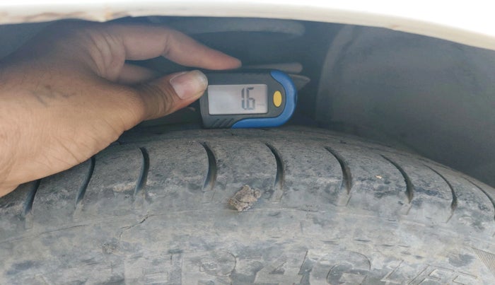 2013 Mahindra Verito 1.5 D6, Diesel, Manual, 1,78,206 km, tyre