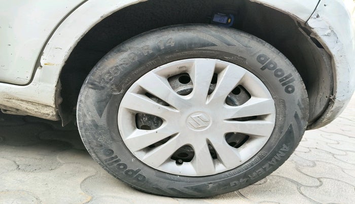 2011 Maruti Ritz VXI, CNG, Manual, 72,215 km, tyre