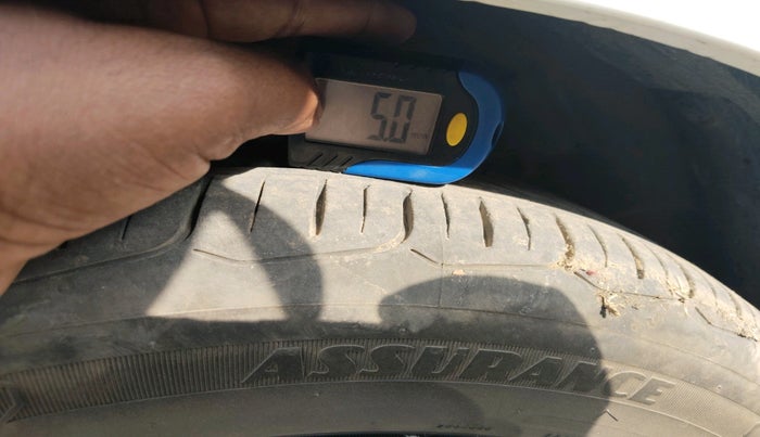 2021 Maruti Ciaz ALPHA 1.5 SHVS PETROL, Petrol, Manual, 1,26,865 km, tyre