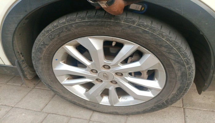 2019 Mahindra XUV300 W8 1.5 DIESEL, Diesel, Manual, 81,247 km, tyre