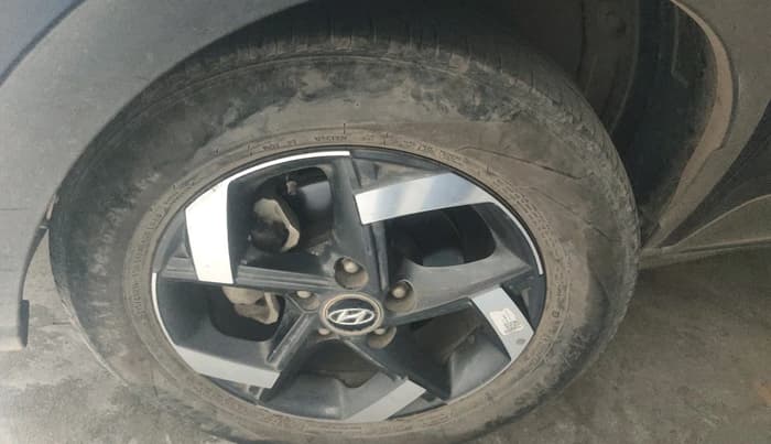 2021 Hyundai VENUE SX 1.0 TURBO, Petrol, Manual, 36,929 km, tyre