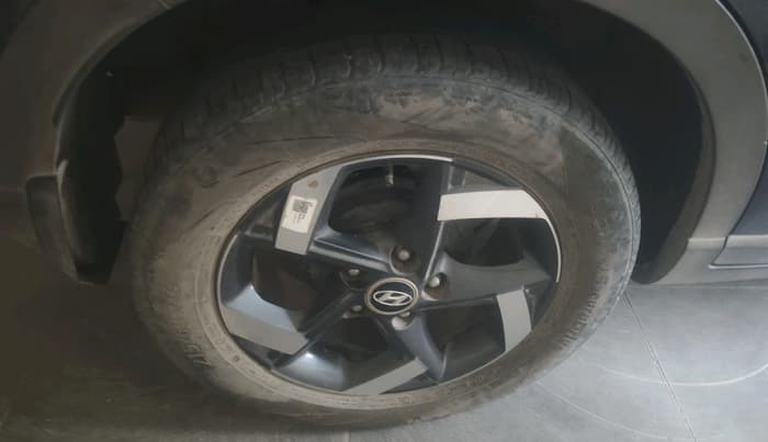 2021 Hyundai VENUE SX 1.0 TURBO, Petrol, Manual, 36,929 km, tyre