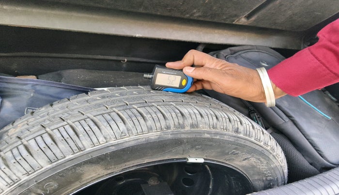 2016 Hyundai Grand i10 ASTA (O) 1.2 KAPPA VTVT, CNG, Manual, 1,37,162 km, tyre