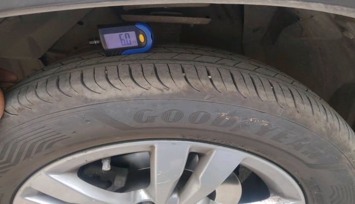 2016 Maruti Vitara Brezza ZDI PLUS DUAL TONE, Diesel, Manual, 77,126 km, tyre