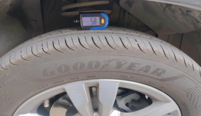 2016 Maruti Vitara Brezza ZDI PLUS DUAL TONE, Diesel, Manual, 77,126 km, tyre