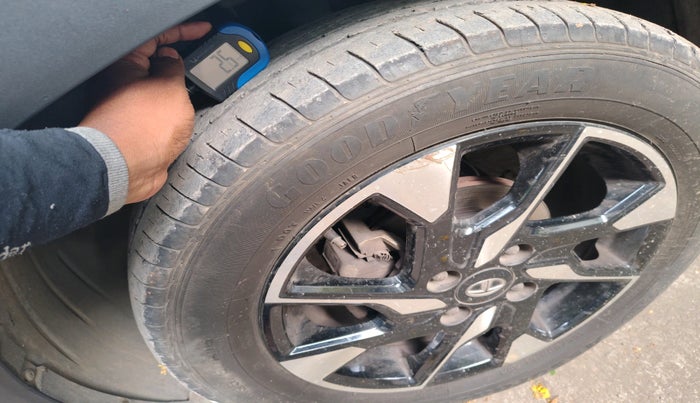 2023 Tata PUNCH ACCOMPLISHED MT, Petrol, Manual, 52,970 km, tyre