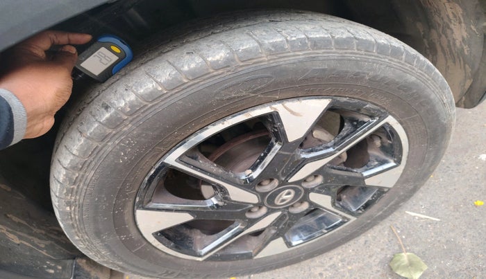 2023 Tata PUNCH ACCOMPLISHED MT, Petrol, Manual, 52,970 km, tyre