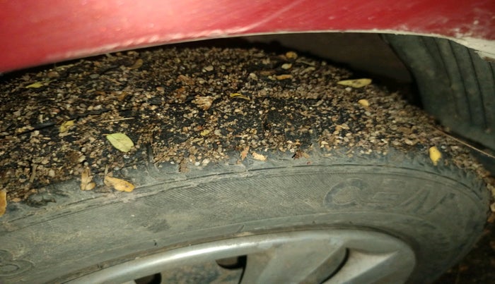 2013 Hyundai Eon SPORTZ, Petrol, Manual, 1,20,881 km, tyre