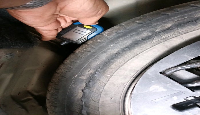 2016 Mahindra Kuv100 K2 D 6 STR, Diesel, Manual, 65,545 km, tyre