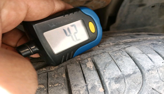 2016 Mahindra Kuv100 K2 D 6 STR, Diesel, Manual, 65,545 km, tyre