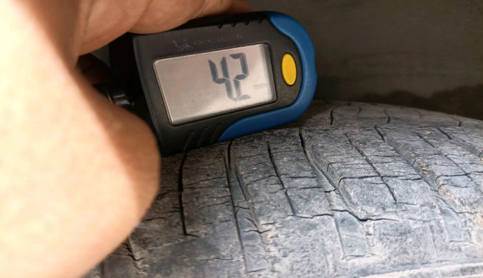 2016 Mahindra Kuv100 K2 D 6 STR, Diesel, Manual, 65,545 km, tyre