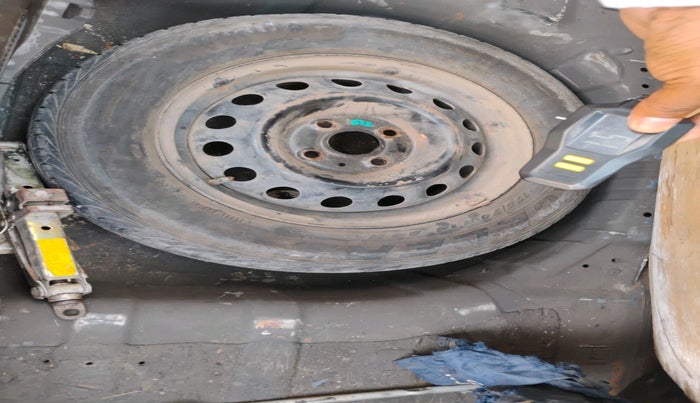 2011 Hyundai i20 MAGNA (O) 1.2, Petrol, Manual, 76,192 km, tyre