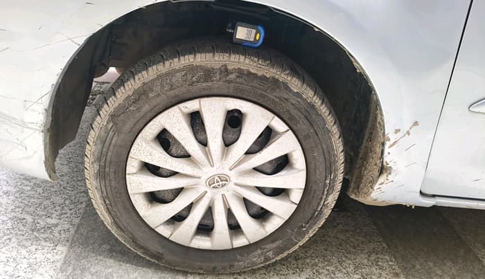 2011 Toyota Etios G, Petrol, Manual, 1,04,545 km, tyre