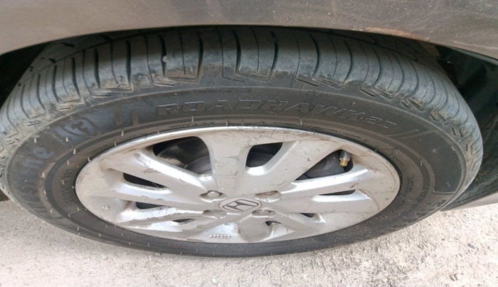 2015 Honda Mobilio 1.5L I-DTEC V, Diesel, Manual, 1,28,762 km, tyre