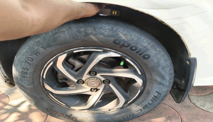 2011 Mahindra Verito 1.5 D6, Diesel, Manual, 61,205 km, tyre