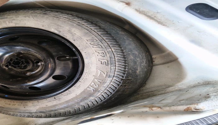 2011 Mahindra Verito 1.5 D6, Diesel, Manual, 61,205 km, tyre