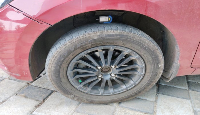 2017 Hyundai Elite i20 SPORTZ 1.4 CRDI, Diesel, Manual, 1,20,106 km, tyre