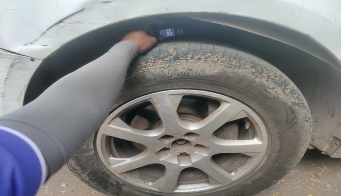 2011 Audi Q5 2.0 TDI QUATTRO, Diesel, Automatic, 1,36,637 km, tyre