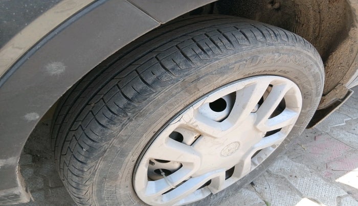 2022 Tata NEXON XE PETROL, Petrol, Manual, 11,567 km, tyre