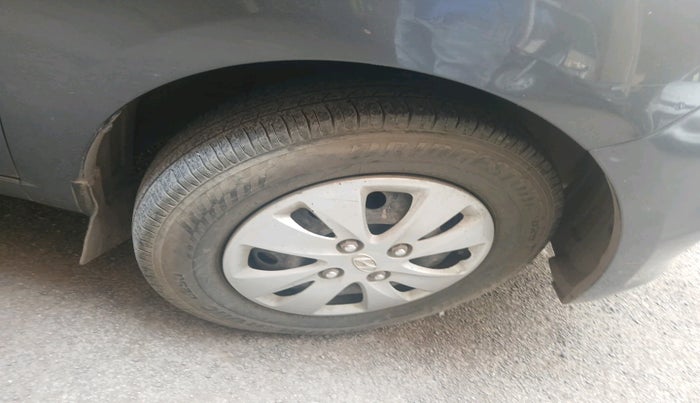 2012 Hyundai i10 SPORTZ 1.2, Petrol, Manual, 70,038 km, tyre