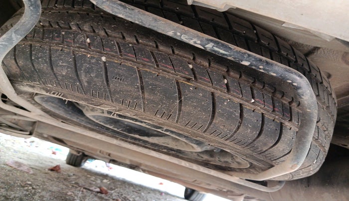 2015 Maruti Ertiga VXI, Petrol, Manual, 63,927 km, tyre