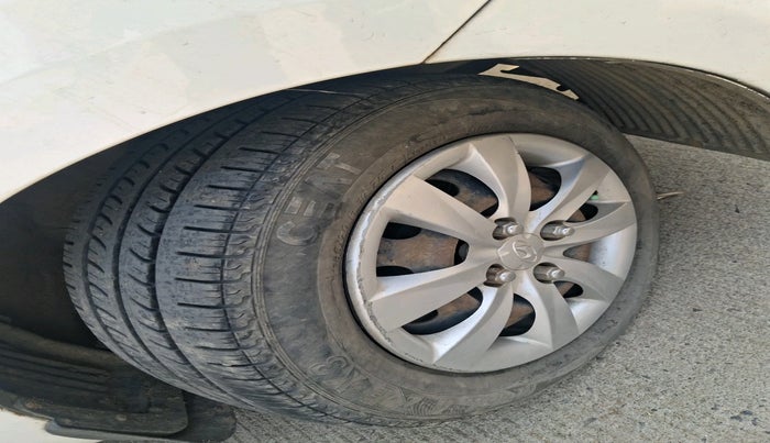 2012 Hyundai Eon MAGNA O, Petrol, Manual, 85,490 km, tyre