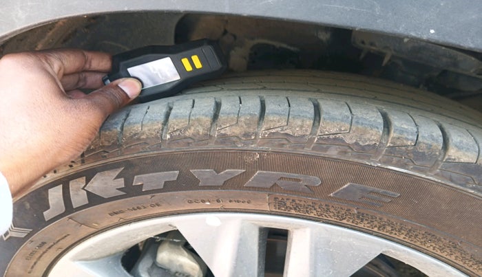 2020 KIA SELTOS HTX 1.5 PETROL, Petrol, Manual, 1,07,036 km, tyre