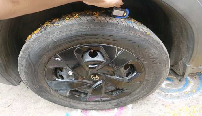 2024 Tata PUNCH ADVENTURE RHYTHM CNG, CNG, Manual, 24,110 km, tyre