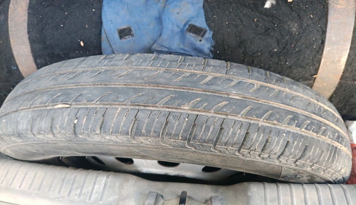 2012 Hyundai i10 ERA 1.1, CNG, Manual, 92,145 km, tyre