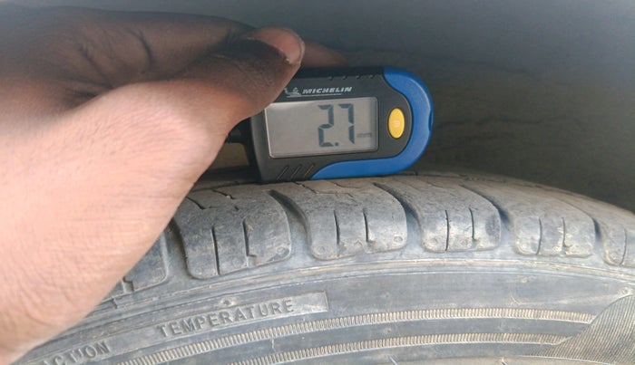 2012 Hyundai i10 ERA 1.1, CNG, Manual, 92,145 km, tyre