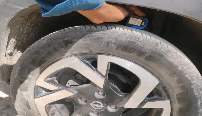 2022 Nissan MAGNITE XV PREMIUM TURBO CVT, Petrol, Automatic, 45,807 km, tyre