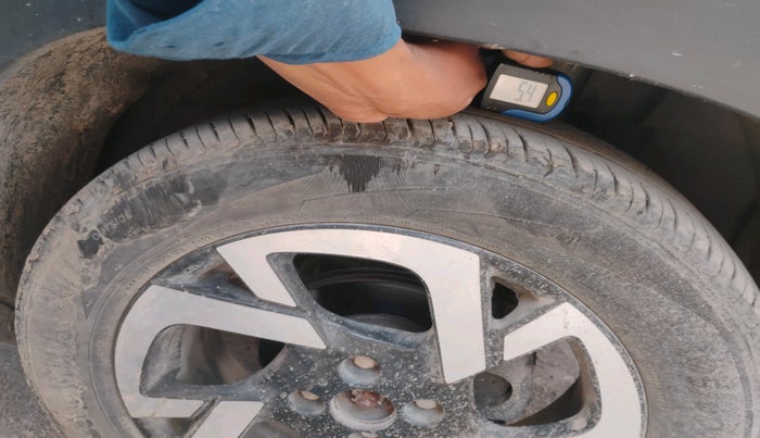 2022 Nissan MAGNITE XV PREMIUM TURBO CVT, Petrol, Automatic, 45,807 km, tyre